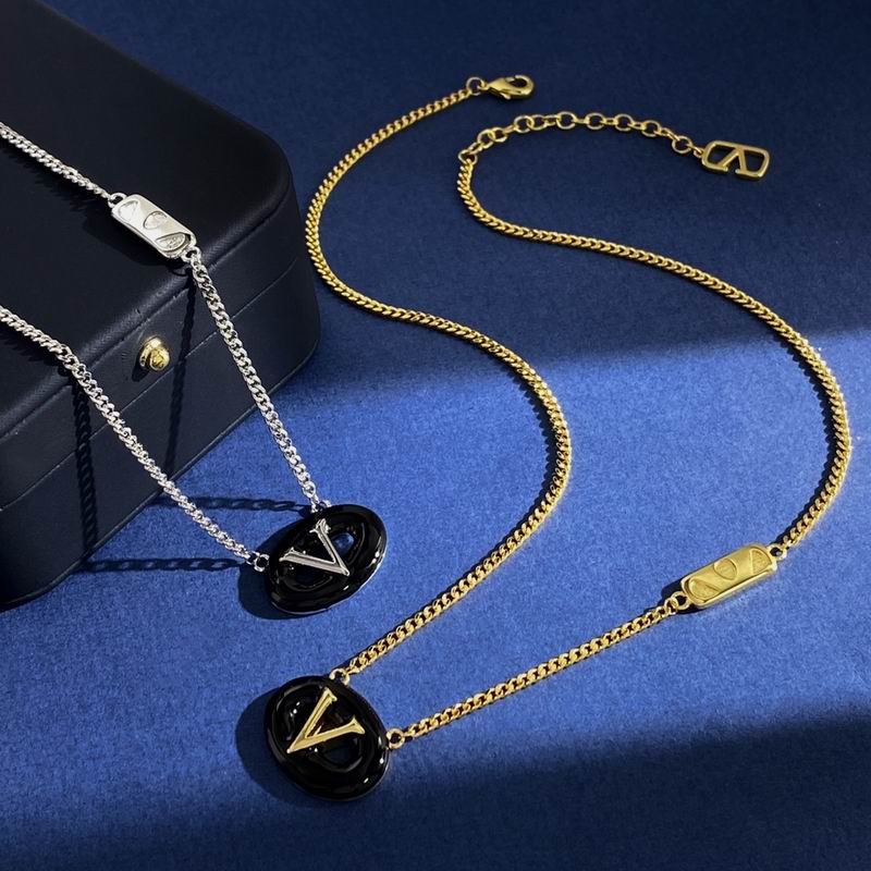 Valentino necklace 06yxh01